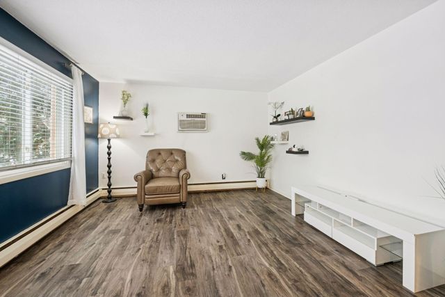 3237 15th Avenue S 21, Minneapolis, MN 55407