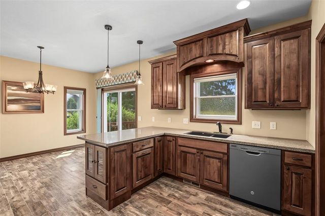 1300 Whistling Straits Court, Altoona, WI 54720