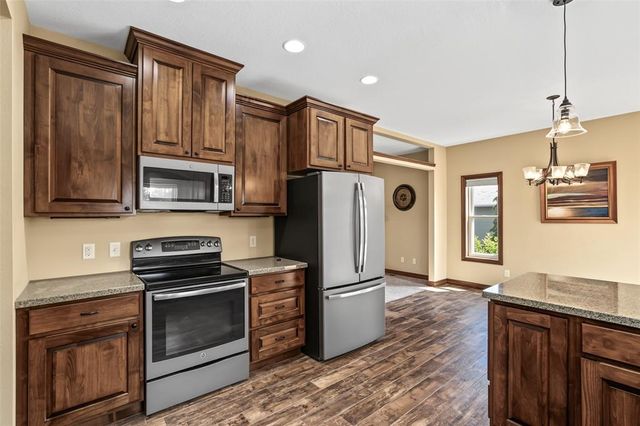 1300 Whistling Straits Court, Altoona, WI 54720