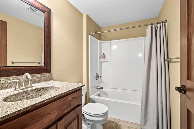 1300 Whistling Straits Court, Altoona, WI 54720