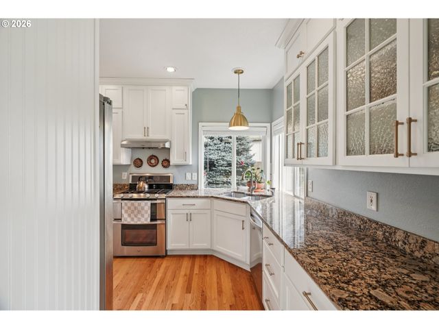 11989 Se SOVEREIGN Dr, Happy Valley, OR 97086