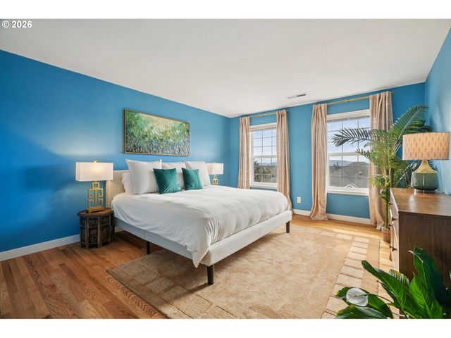 11989 Se SOVEREIGN Dr, Happy Valley, OR 97086