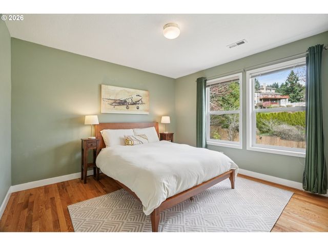 11989 Se SOVEREIGN Dr, Happy Valley, OR 97086