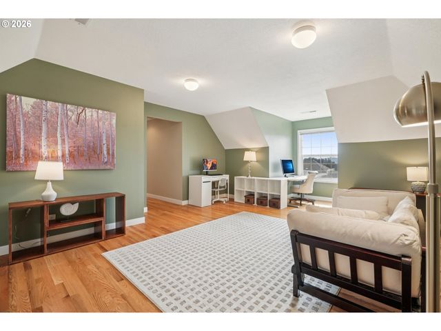 11989 Se SOVEREIGN Dr, Happy Valley, OR 97086