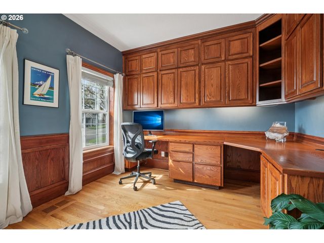 11989 Se SOVEREIGN Dr, Happy Valley, OR 97086