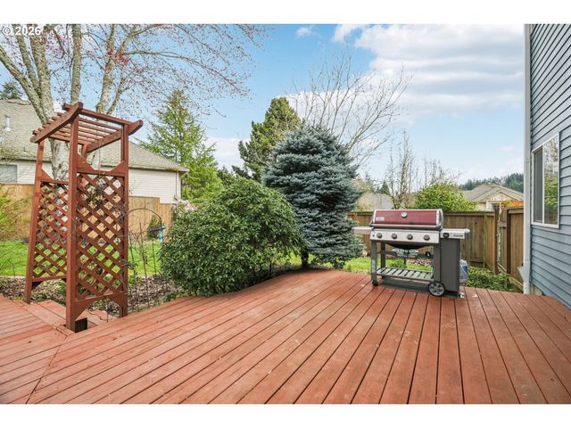 11989 Se SOVEREIGN Dr, Happy Valley, OR 97086