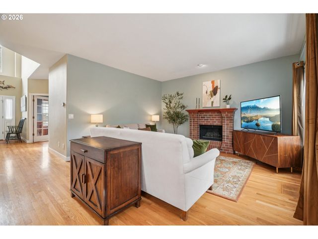 11989 Se SOVEREIGN Dr, Happy Valley, OR 97086