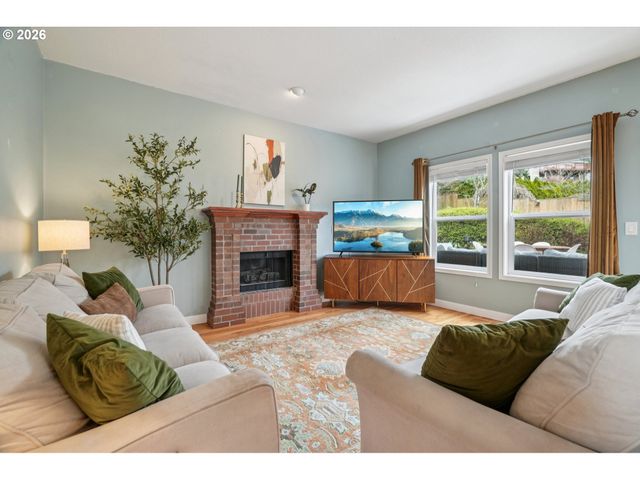 11989 Se SOVEREIGN Dr, Happy Valley, OR 97086