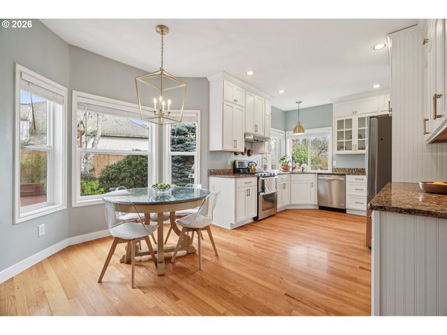 11989 Se SOVEREIGN Dr, Happy Valley, OR 97086