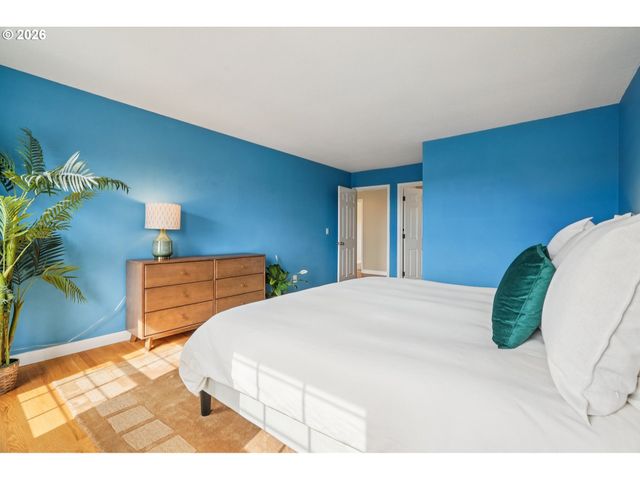 11989 Se SOVEREIGN Dr, Happy Valley, OR 97086