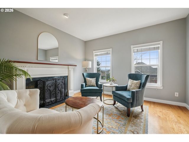 11989 Se SOVEREIGN Dr, Happy Valley, OR 97086