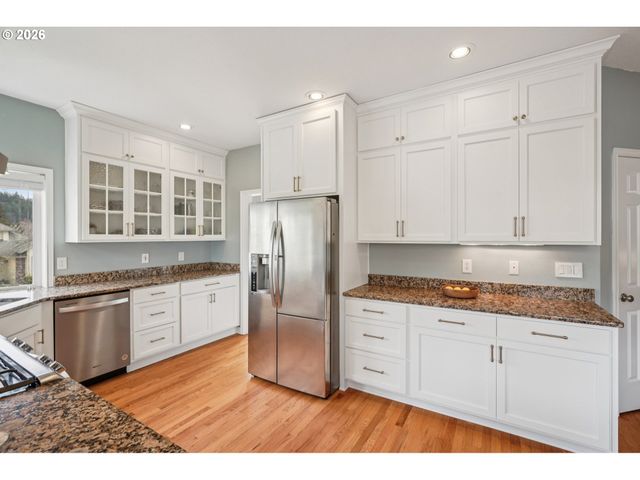 11989 Se SOVEREIGN Dr, Happy Valley, OR 97086