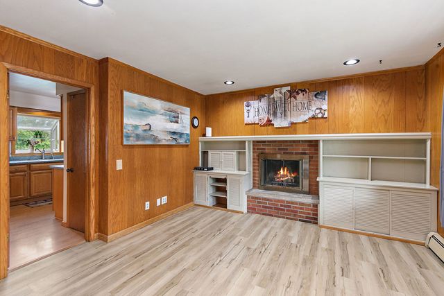 211 E Ottawa Street, Sycamore, IL 60178