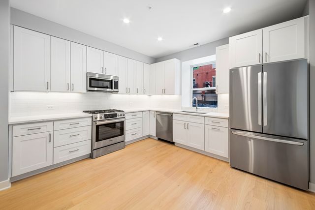 4637 N Ashland Avenue 103, Chicago, IL 60640