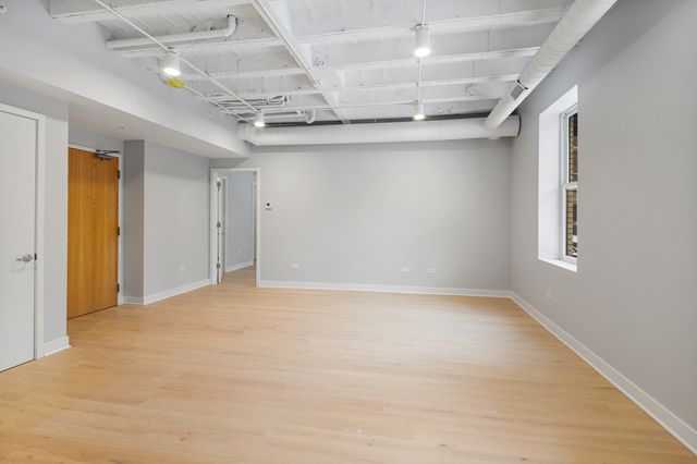 4637 N Ashland Avenue 103, Chicago, IL 60640