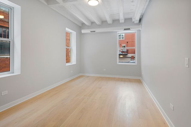 4637 N Ashland Avenue 103, Chicago, IL 60640