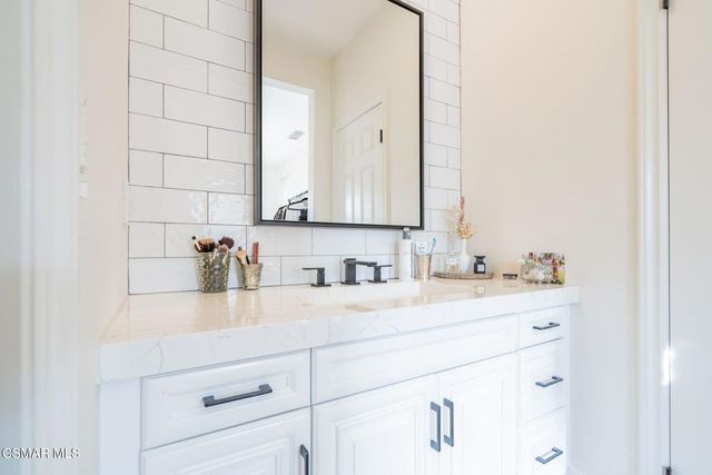 5445 Via Nicola, Newbury Park, CA 91320
