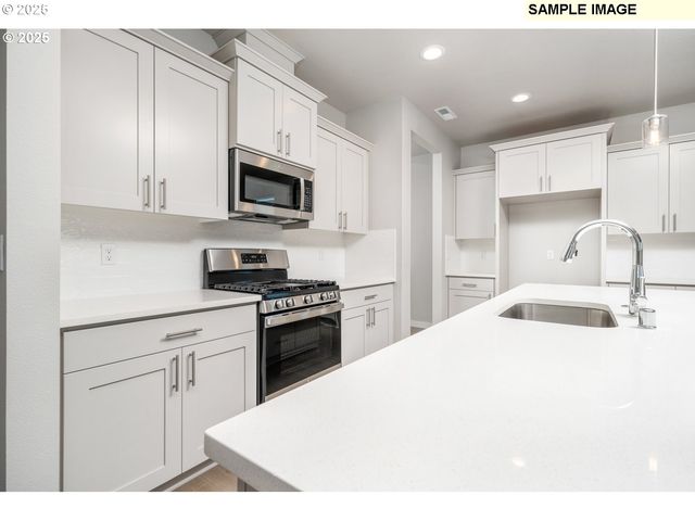 9047 S 2ND Ln 123, Ridgefield, WA 98642