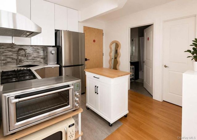 4223 Parsons Boulevard 5C, Flushing, NY 11355