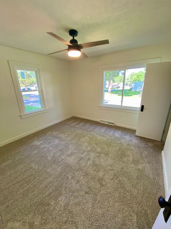 Image 10 of property listing at 635 S Sycamore Street, Centralia, IL 62801