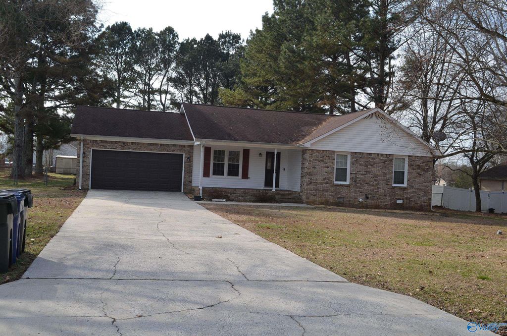 477 Comet Drive, Toney, AL 35773