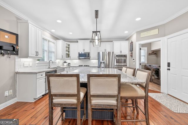 8023 Sleepy Lagoon Way, Flowery Branch, GA 30542