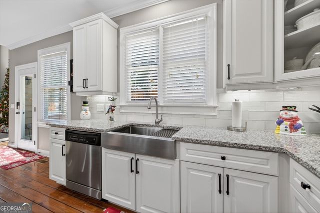 8023 Sleepy Lagoon Way, Flowery Branch, GA 30542