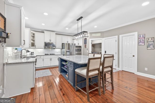 8023 Sleepy Lagoon Way, Flowery Branch, GA 30542