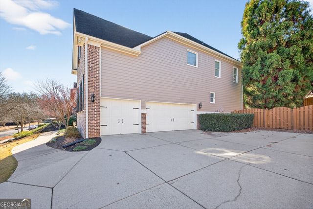 8023 Sleepy Lagoon Way, Flowery Branch, GA 30542