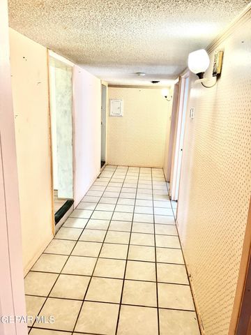 1717 Dakota Street, El Paso, TX 79930