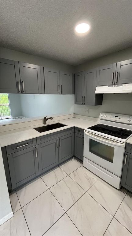 4010 LAKESIDE DRIVE 4010, Tamarac, FL 33319