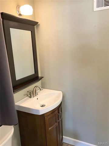 24 Alta Street, Glen Carbon, IL 62034