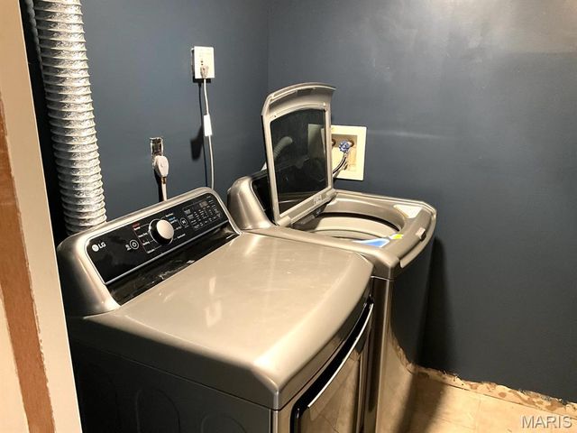 24 Alta Street, Glen Carbon, IL 62034