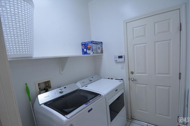 243 Bloomfield Drive, Bakersfield, CA 93312