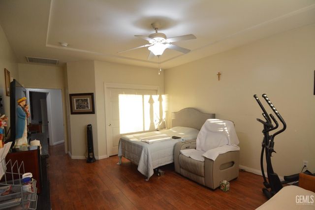 243 Bloomfield Drive, Bakersfield, CA 93312