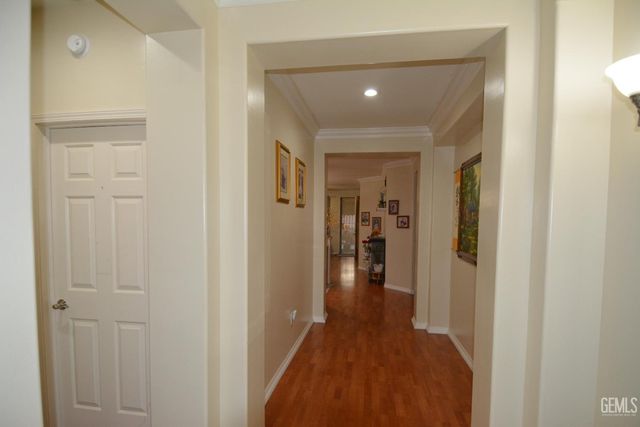 243 Bloomfield Drive, Bakersfield, CA 93312