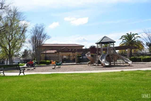 243 Bloomfield Drive, Bakersfield, CA 93312