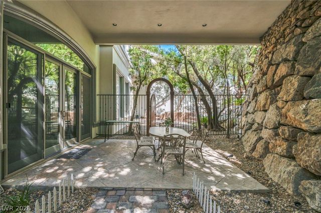 416 Saint Andrews Court, Las Vegas, NV 89144