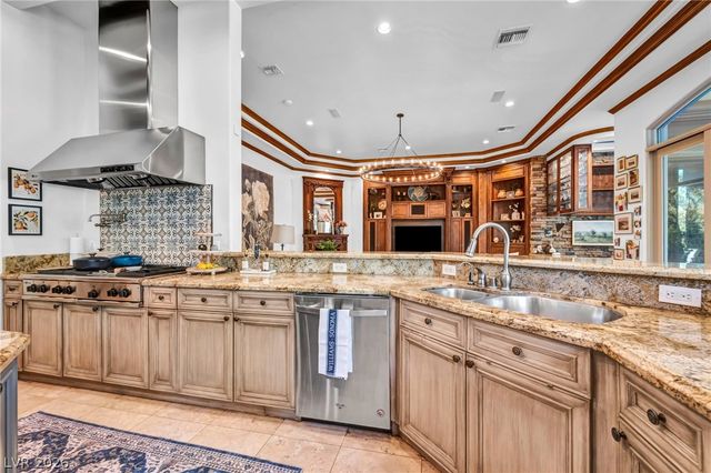 416 Saint Andrews Court, Las Vegas, NV 89144