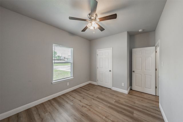 402 S Robbins Street, Cleburne, TX 76031
