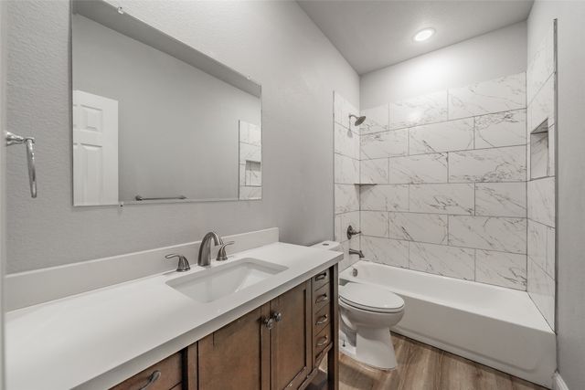 402 S Robbins Street, Cleburne, TX 76031