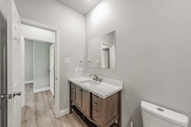 402 S Robbins Street, Cleburne, TX 76031