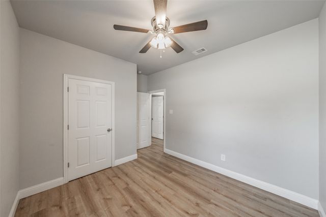 402 S Robbins Street, Cleburne, TX 76031