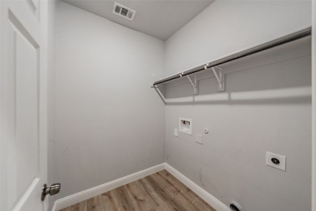 402 S Robbins Street, Cleburne, TX 76031