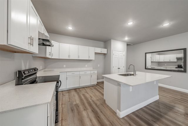 402 S Robbins Street, Cleburne, TX 76031