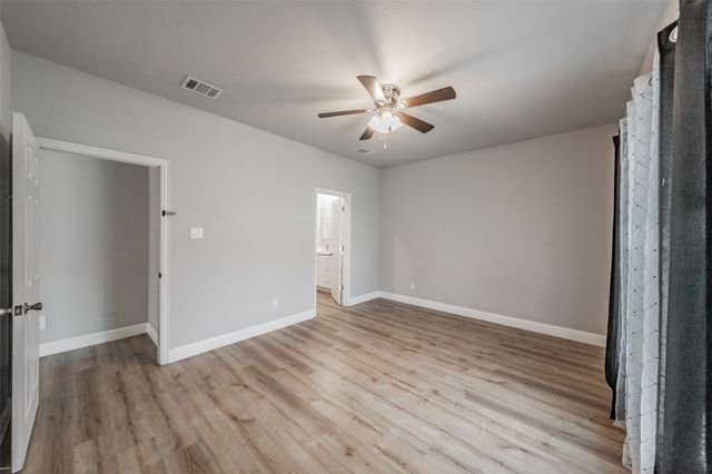 402 S Robbins Street, Cleburne, TX 76031