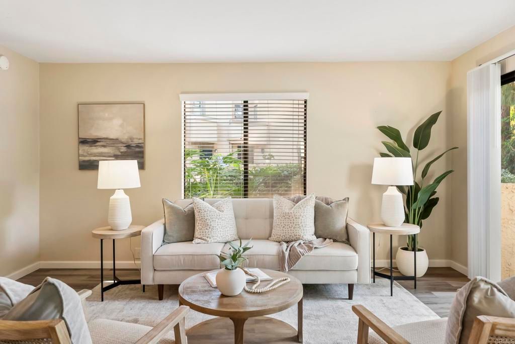 8441 Via Mallorca 76, La Jolla, CA 92037