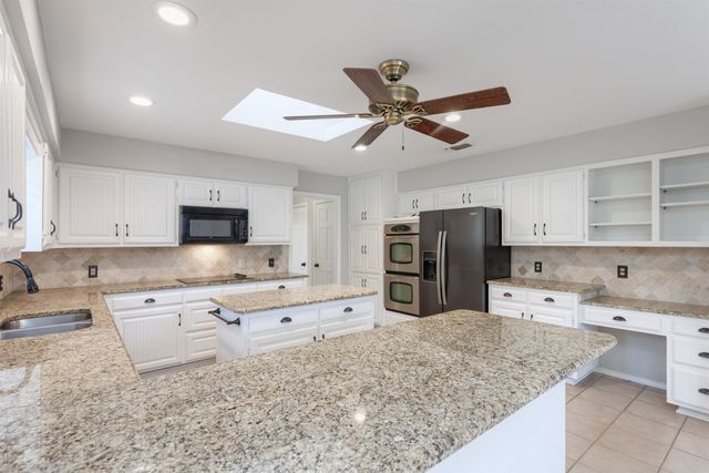 68 Legend Road, Benbrook, TX 76132