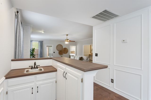 68 Legend Road, Benbrook, TX 76132