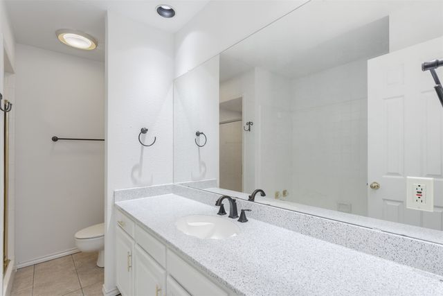 68 Legend Road, Benbrook, TX 76132